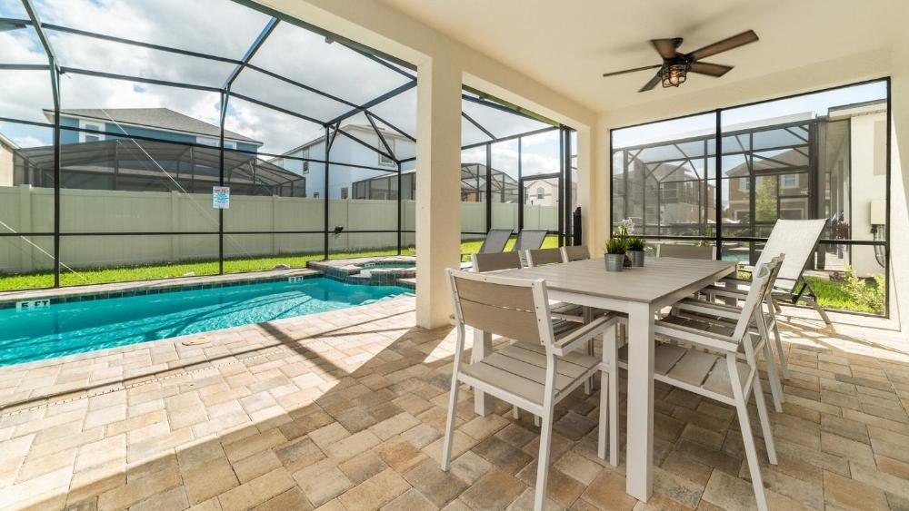 9034 Pelican Cove